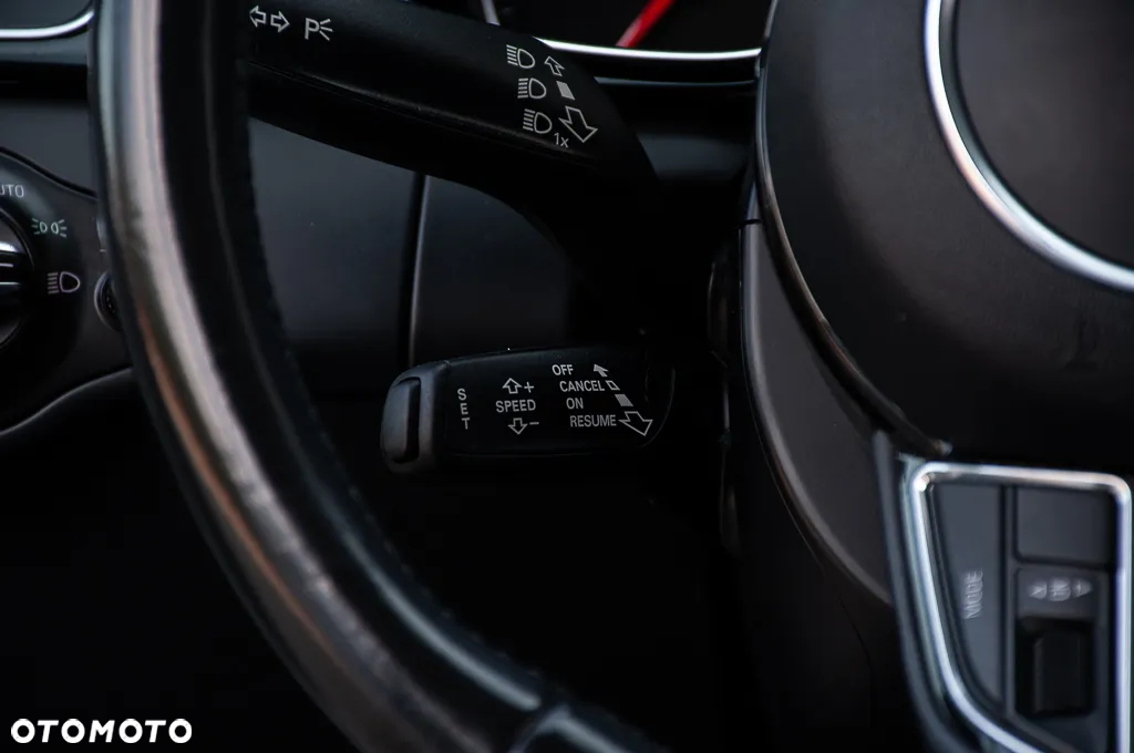 Audi A4 Avant 2.0 TDI quattro sport - 38