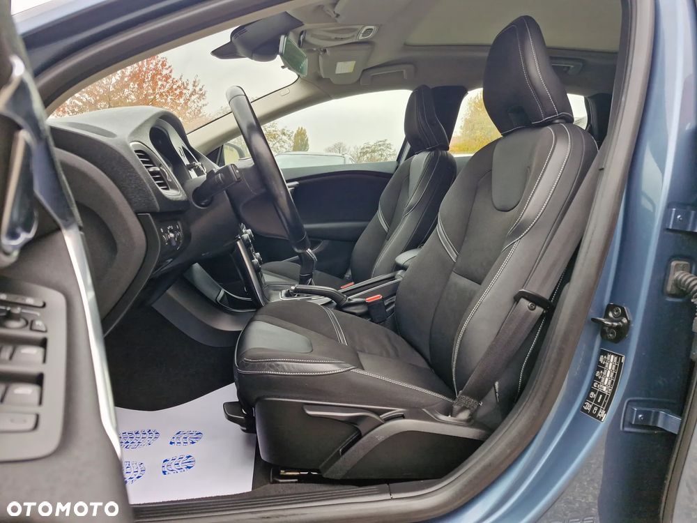 Volvo V40 D2 Momentum - 14