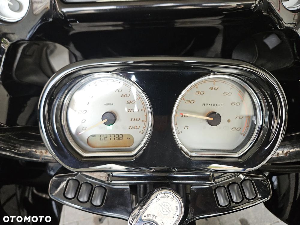Harley-Davidson Touring Road Glide - 15