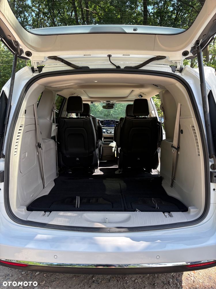 Chrysler Pacifica - 19