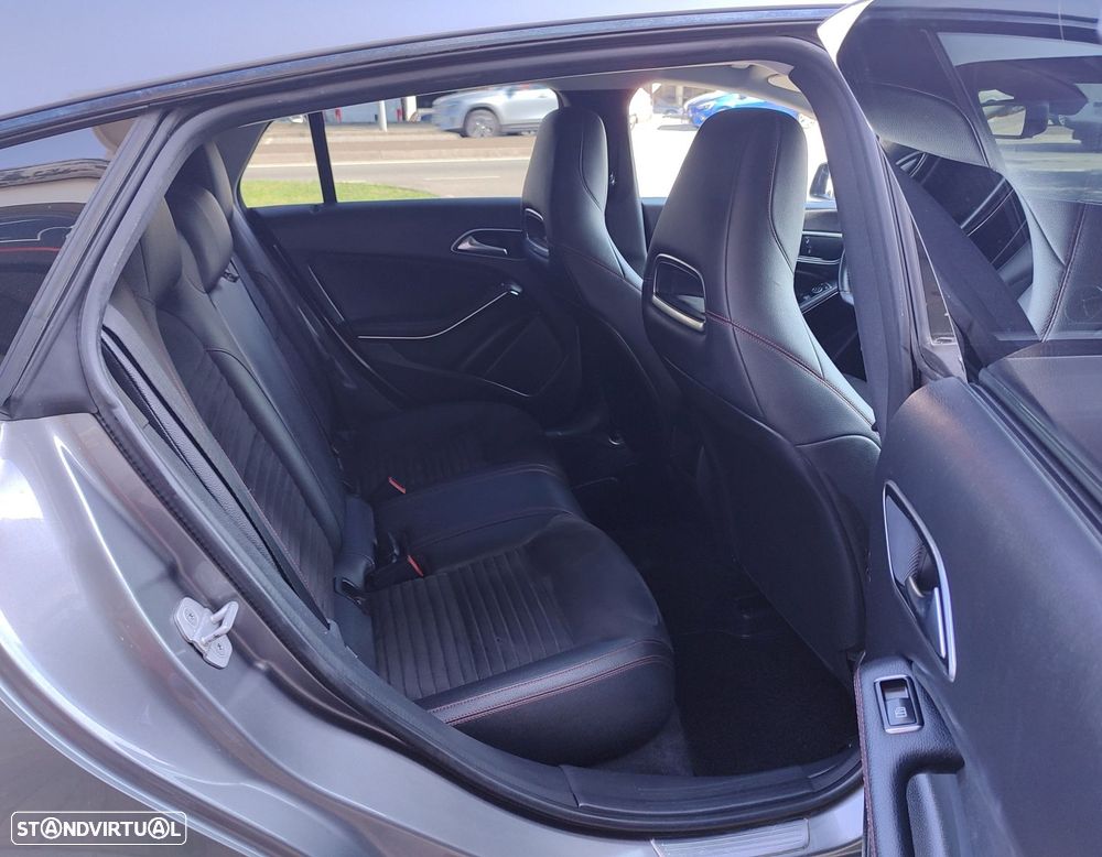 Mercedes-Benz CLA 180 d Shooting Brake AMG Line Aut. - 11