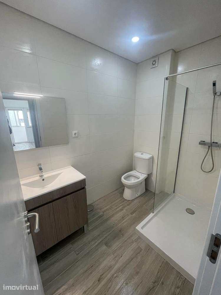 Apartamento T3, 1º andar na Verderena junto aos Barcos - Grande imagem: 3/10