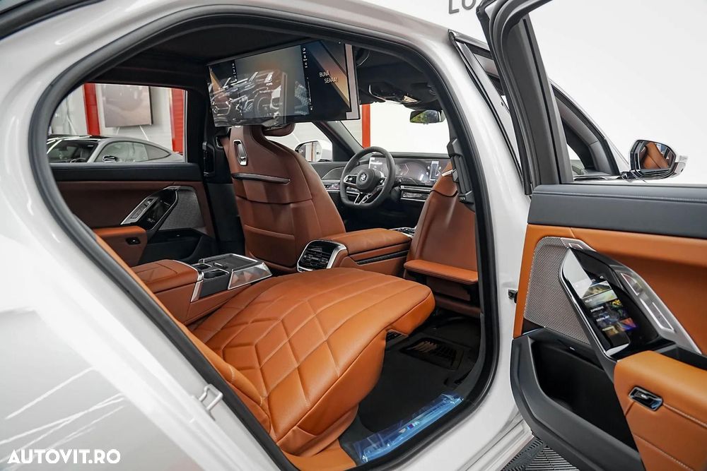 BMW Seria 7 740d xDrive MHEV - 17
