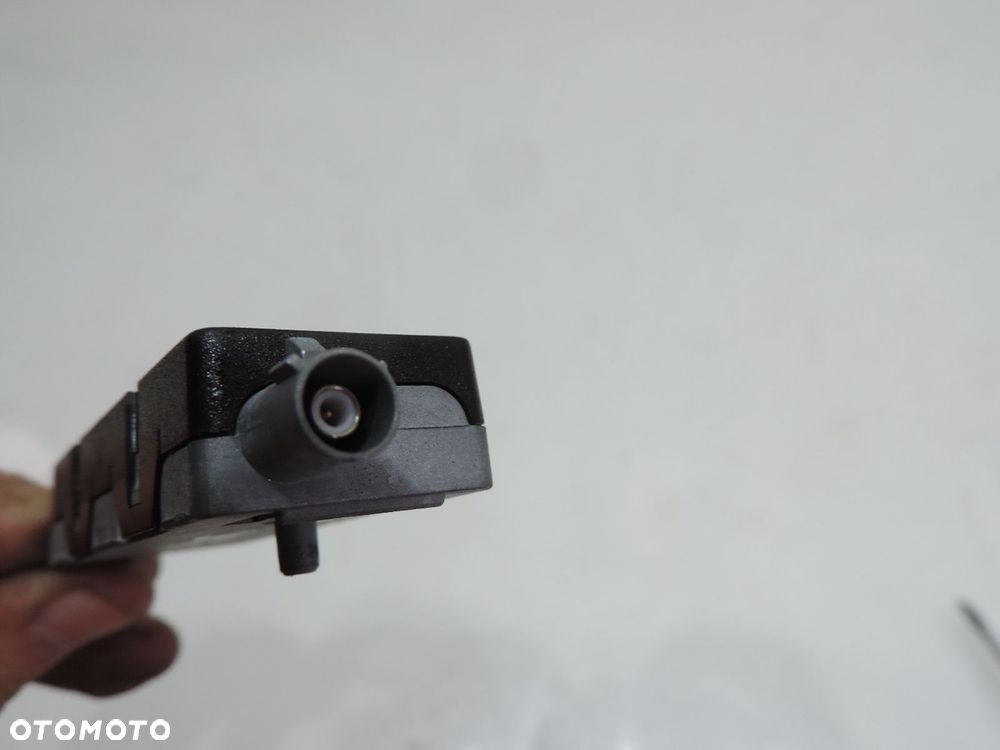 WZMACNIACZ ANTENY VW PASSAT B6 3C9035552 - 7