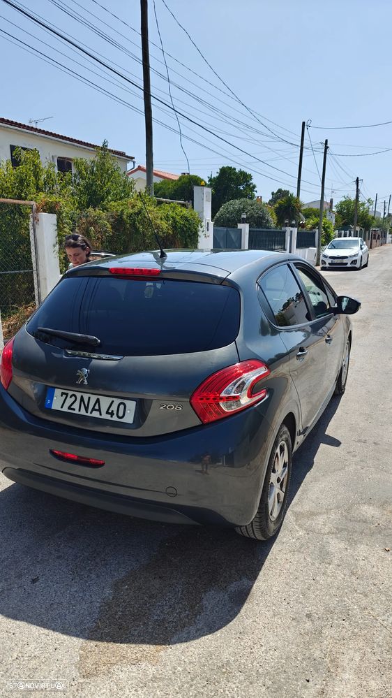 Peugeot 208 1.4 HDi - 4