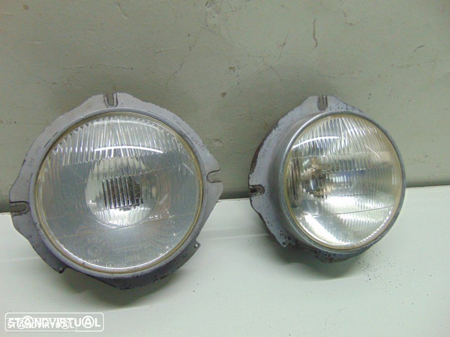 Volvo antigo - faróis - 2