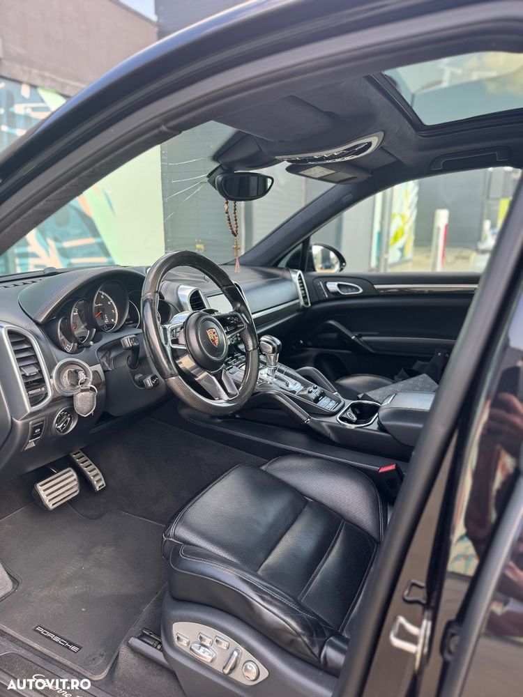 Porsche Cayenne - 16