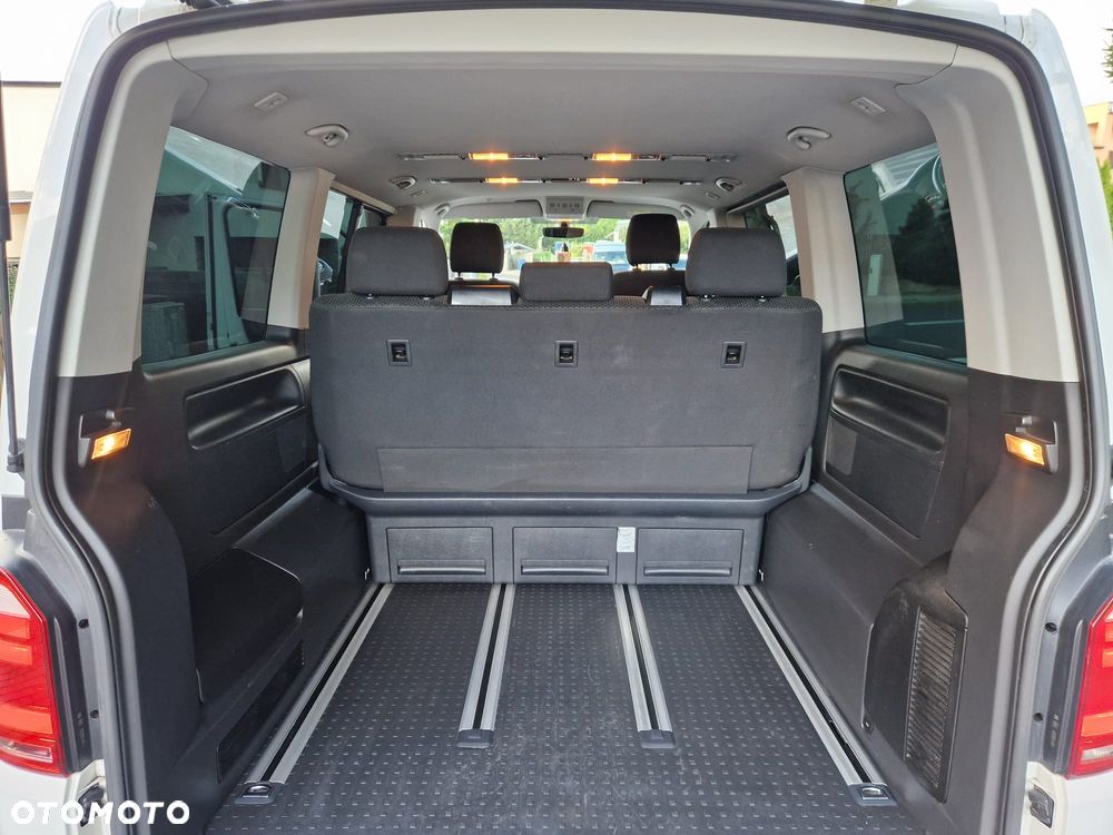 Volkswagen Multivan - 33