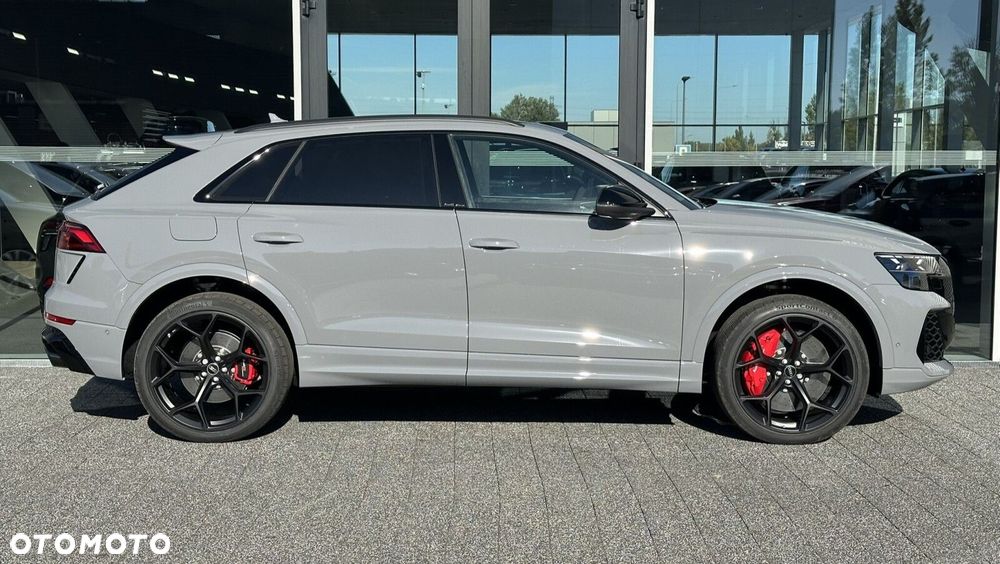 Audi RS Q8 - 5