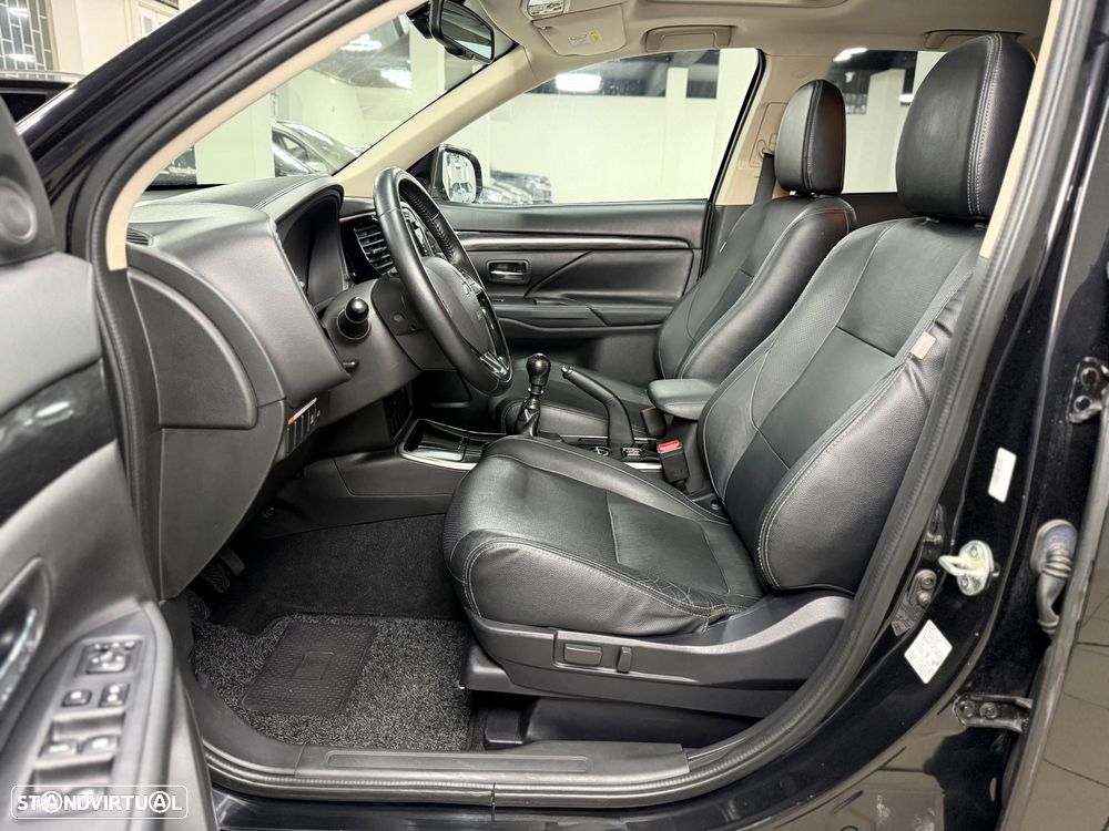 Mitsubishi Outlander 2.2 DI-D Intense Black Edition - 14