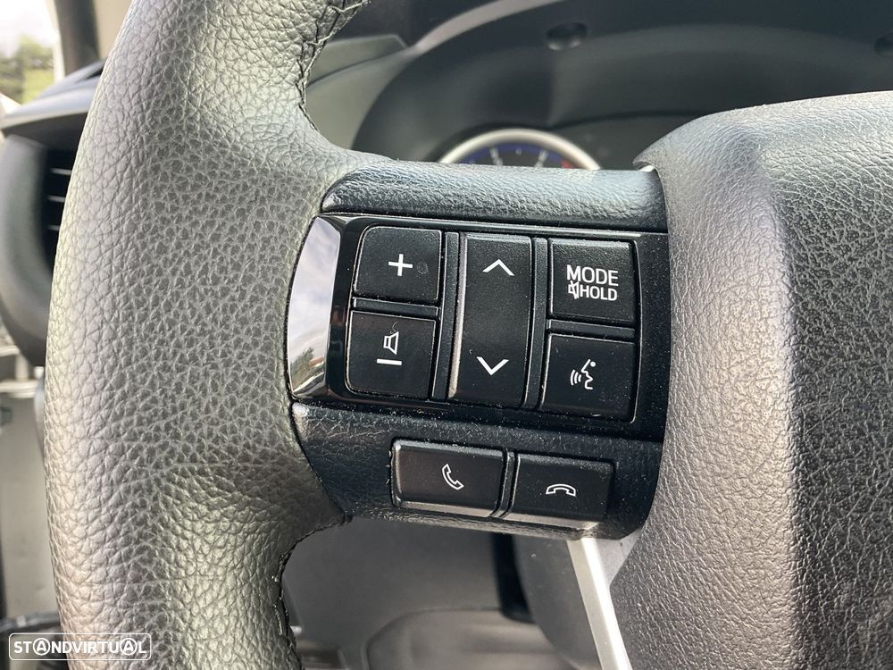 Toyota Hilux 2.4 D-4D 2WD CE - 32