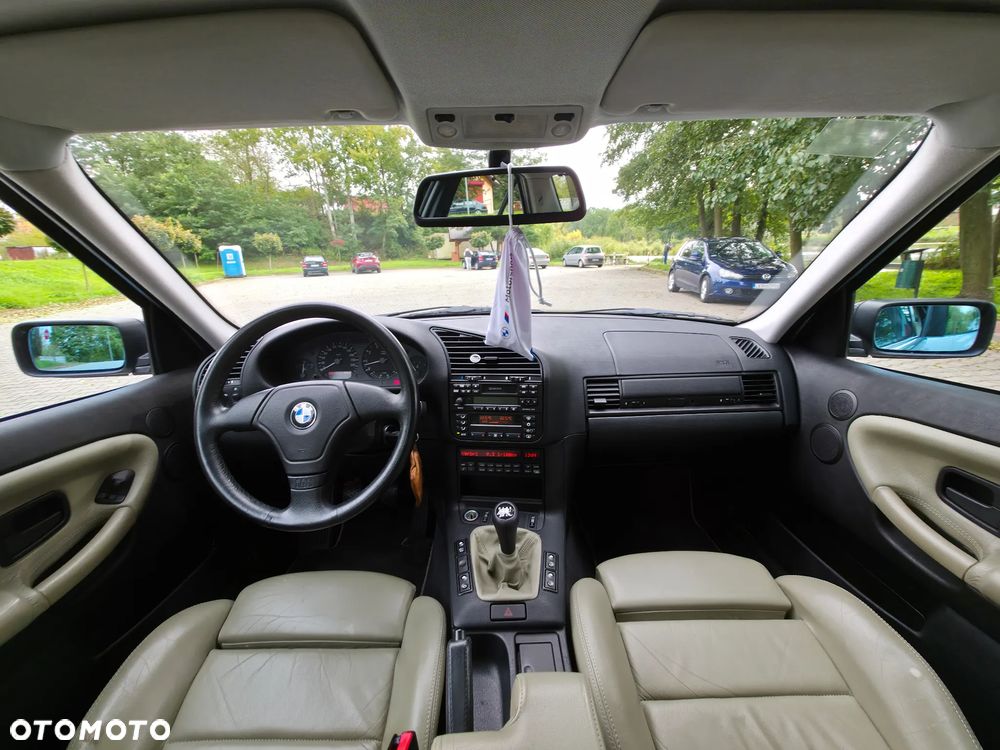 BMW Seria 3 320i - 21