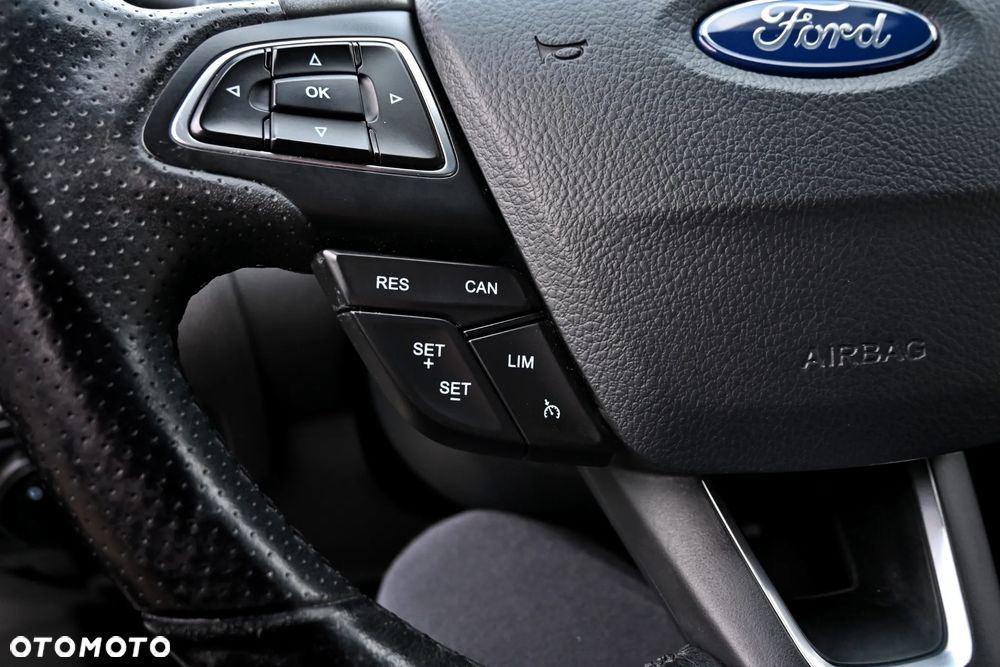 Ford Focus 1.5 EcoBoost ST-Line - 36