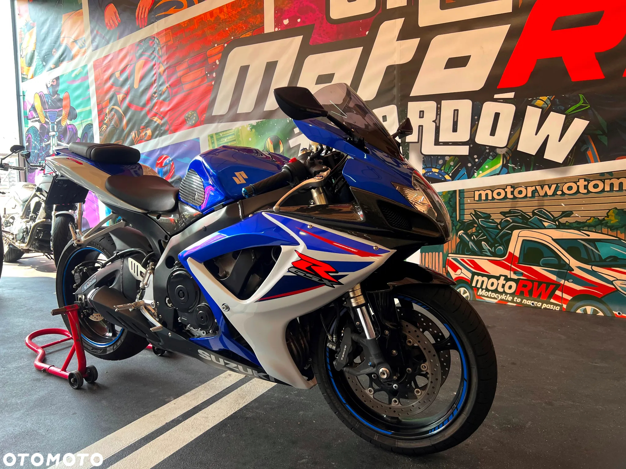 Suzuki GSX-R - 6