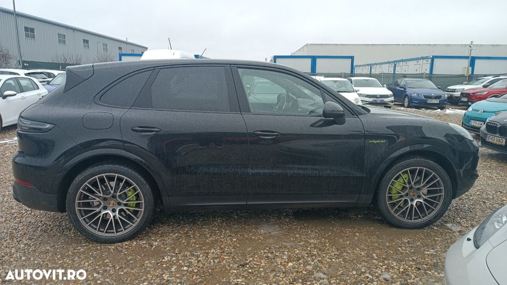 Porsche Cayenne Standard - 4