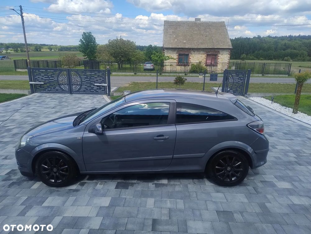 Opel Astra GTC 1.6 - 11