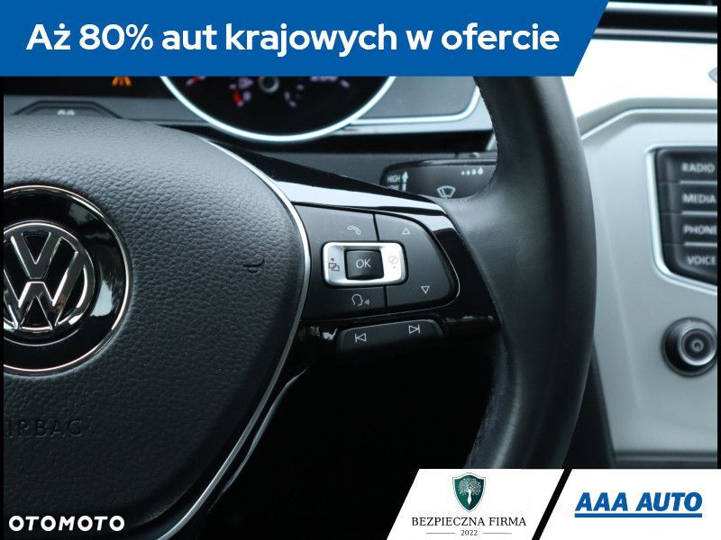 Volkswagen Passat - 21