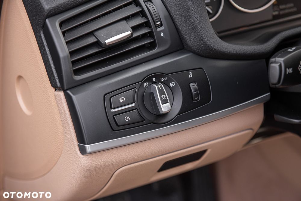 BMW X3 xDrive20d - 17
