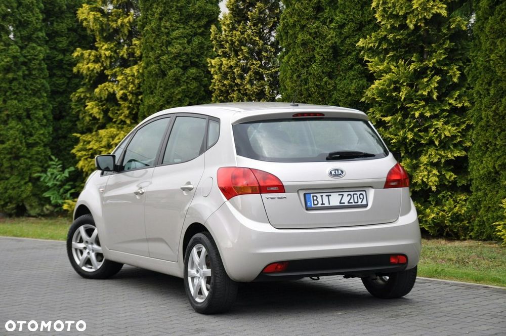 Kia Venga - 14