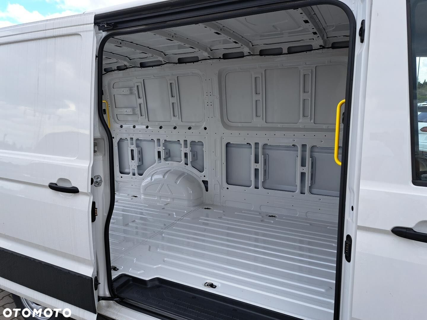 Volkswagen Crafter 35 furgon 140KM 3640 - 22
