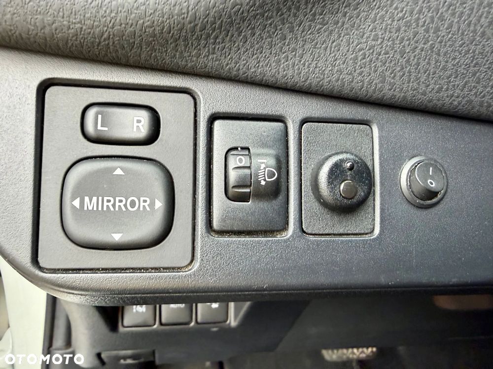 Toyota Yaris Hybrid 100 Selection Passion - 11