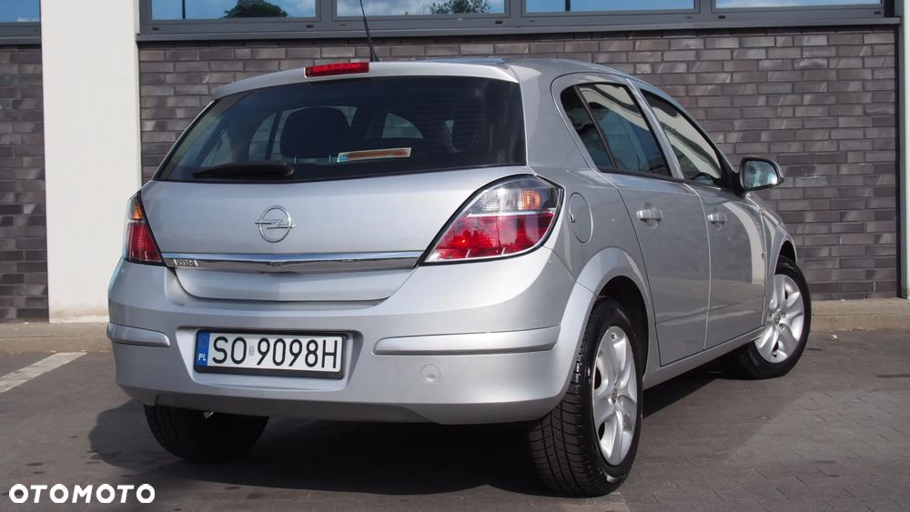 Opel Astra 1.6 Enjoy - 18