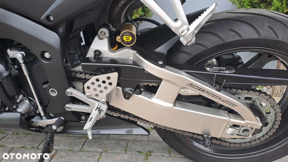 Honda CBR - 33