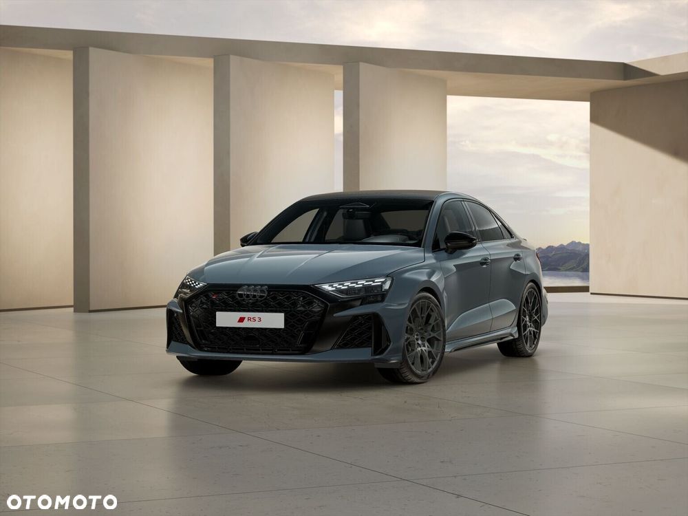 Audi RS3 Limousine - 1