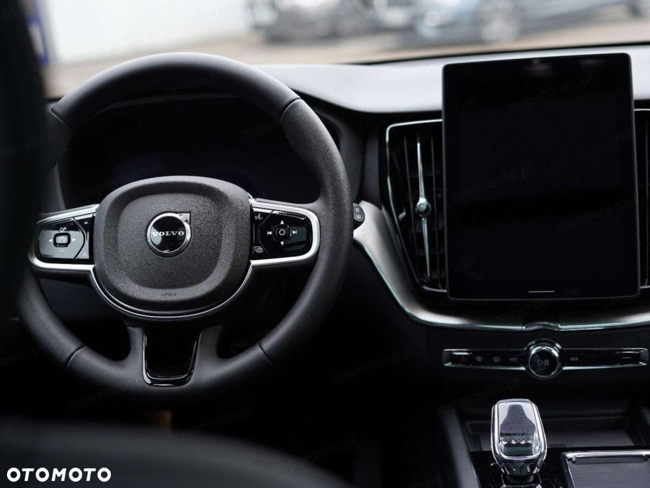 Volvo XC 60 B5 B AWD Plus Dark - 11