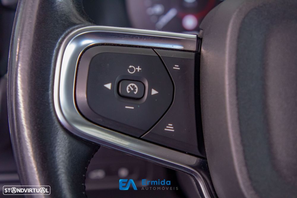 Volvo XC 40 - 40