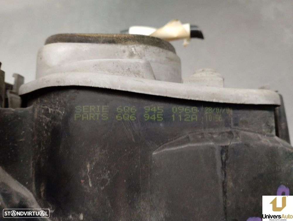 FAROLIM TRASEIRO DIREITO VOLKSWAGEN POLO 2004 -6Q6945112A - 4