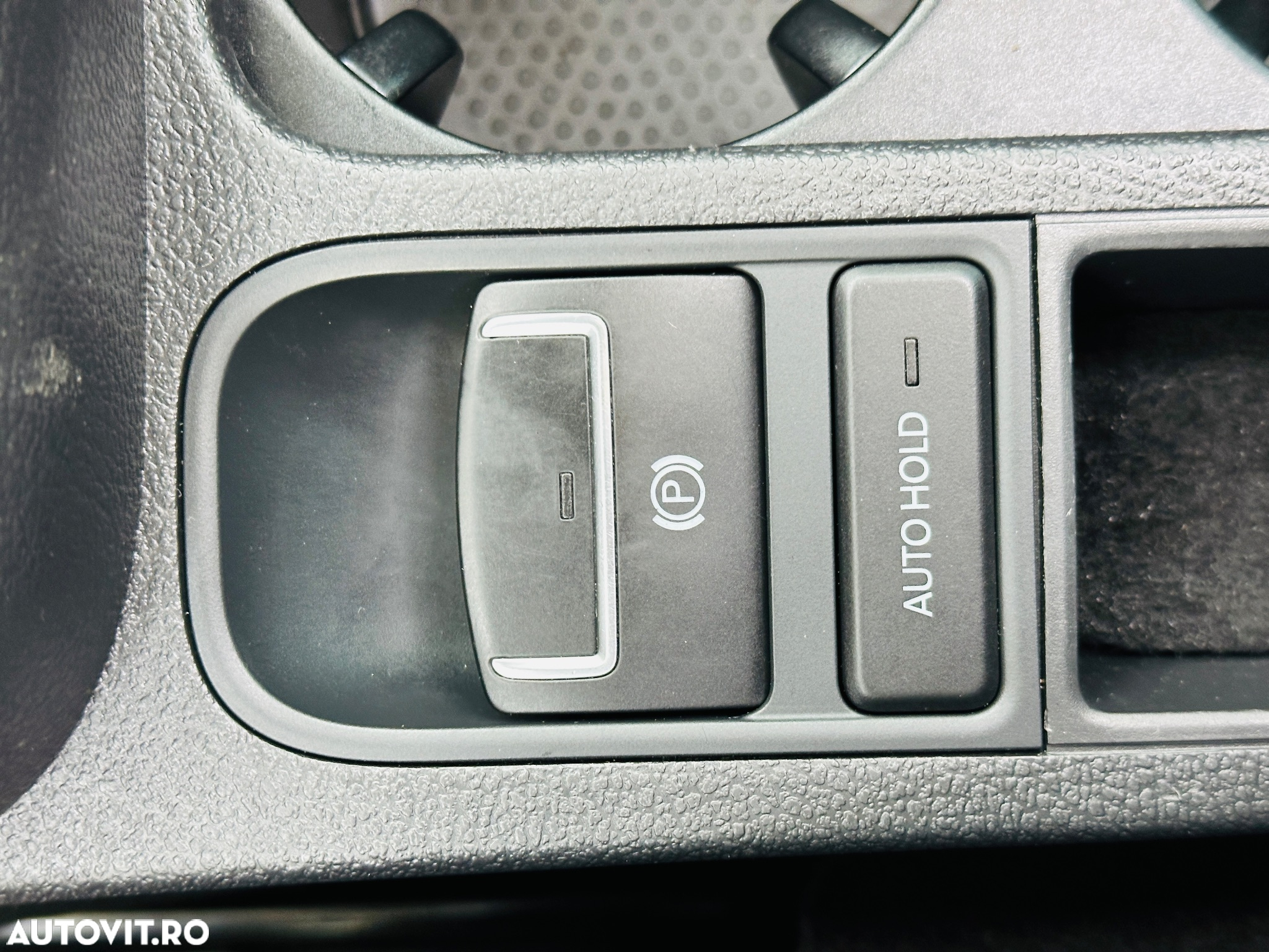 Volkswagen Tiguan - 36