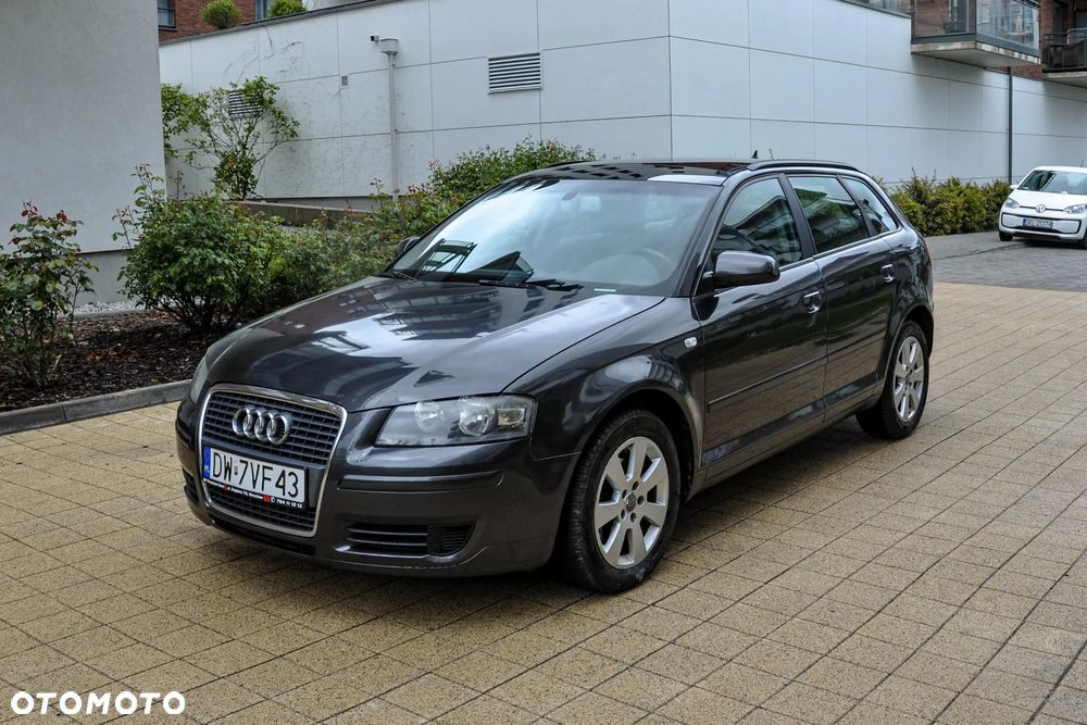 Audi A3 Sportback - 1