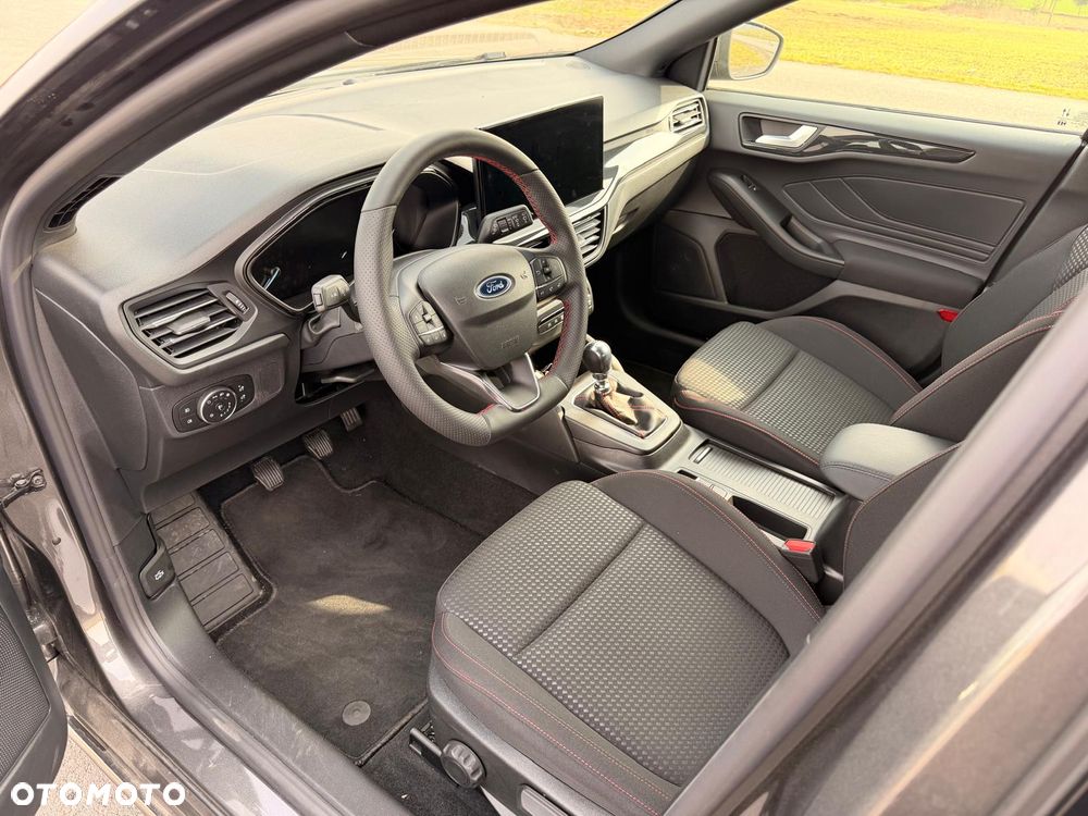 Ford Focus 1.0 EcoBoost Hybrid ST-LINE - 11