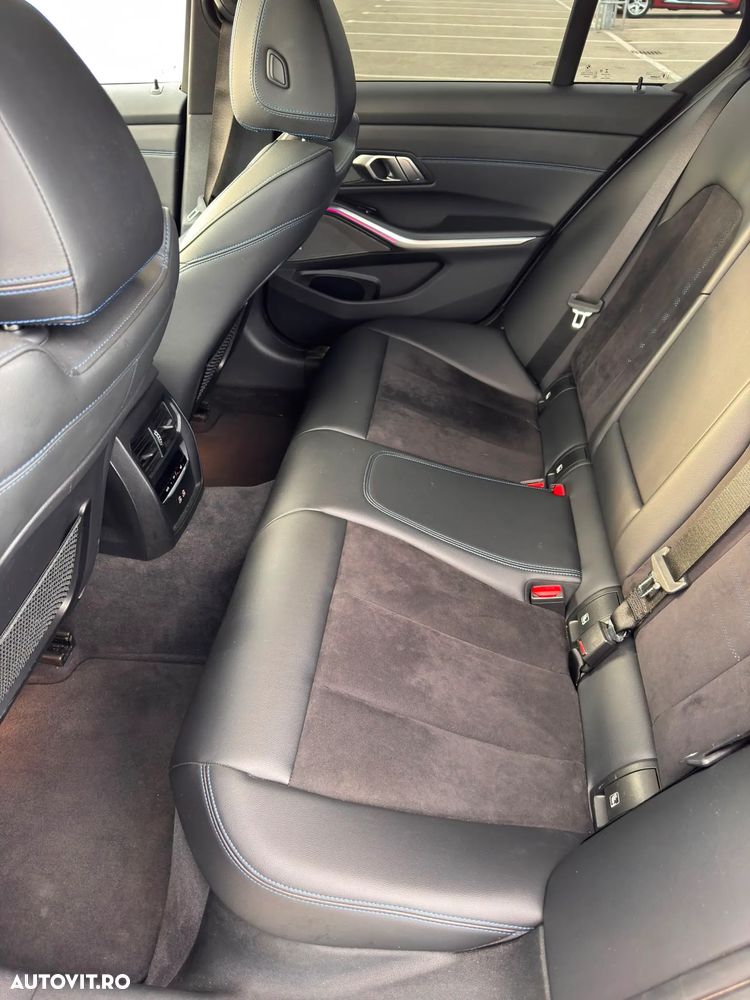 BMW Seria 3 330i xDrive AT - 11