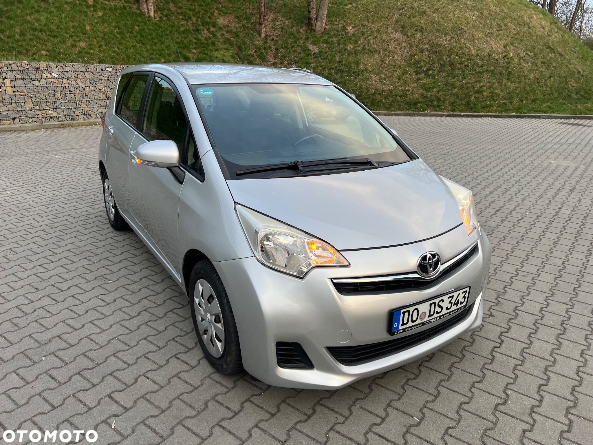 Toyota Verso S 1.33 Premium - 1