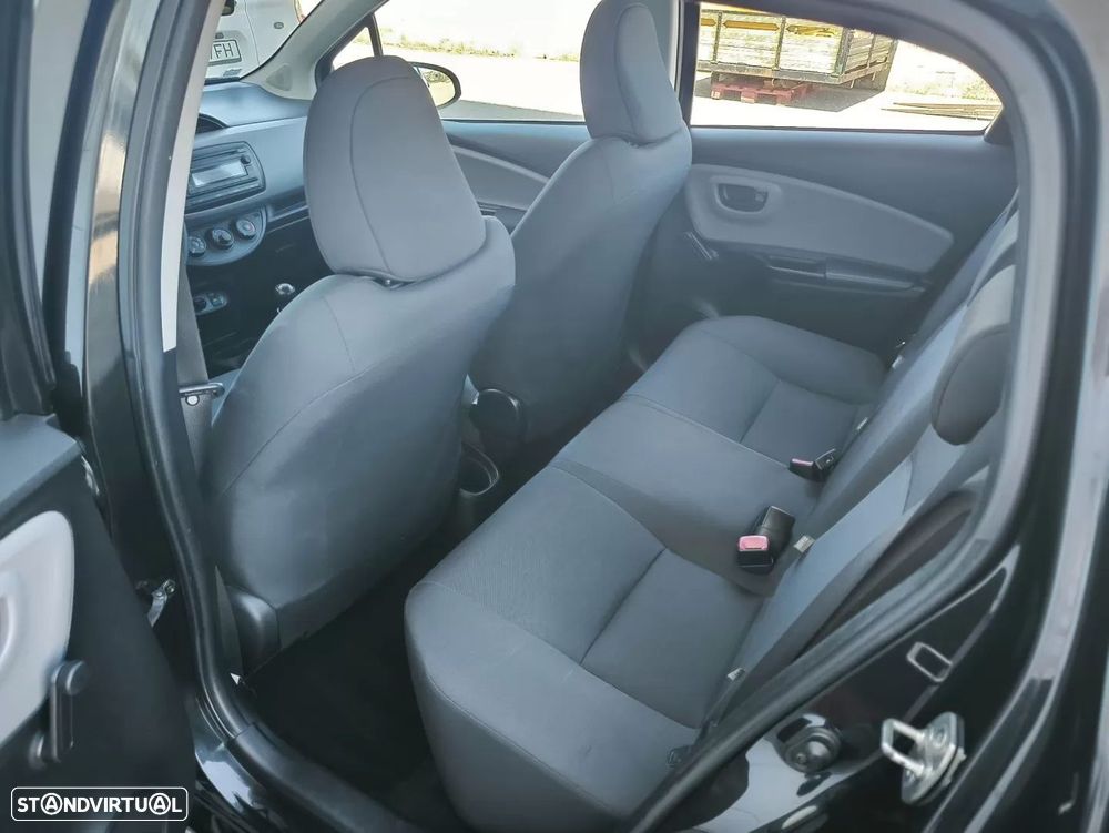 Toyota Yaris 1.4 D-4D ACtive+AC - 32