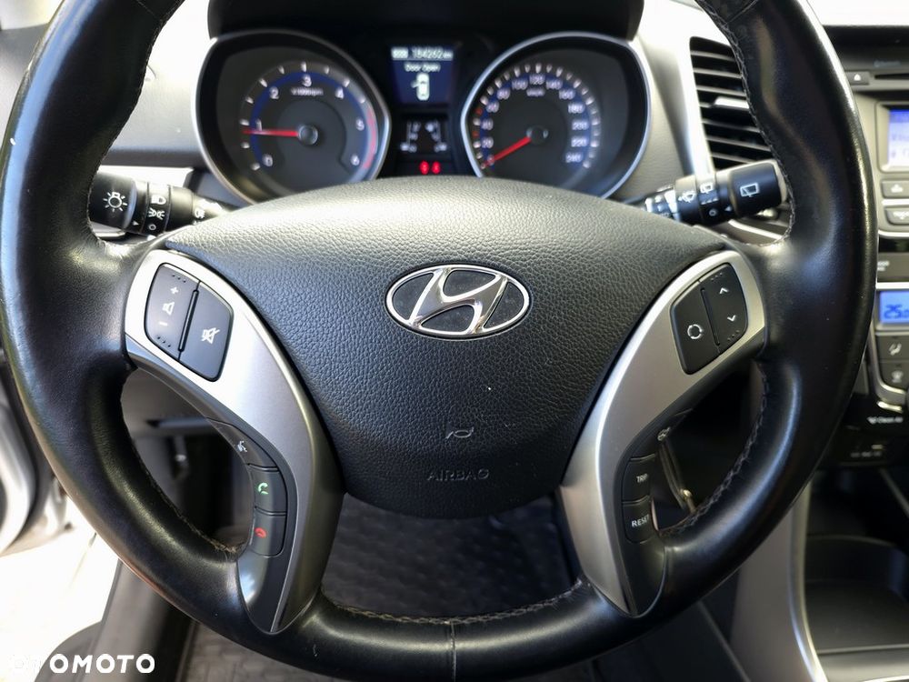 Hyundai i30 blue 1.6 CRDi Style - 20