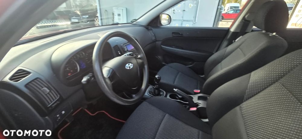 Hyundai i30 1.4 Base + - 26