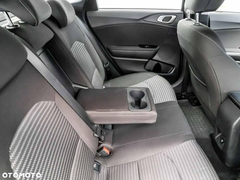 Kia Ceed 1.5 T-GDI M DCT - 23