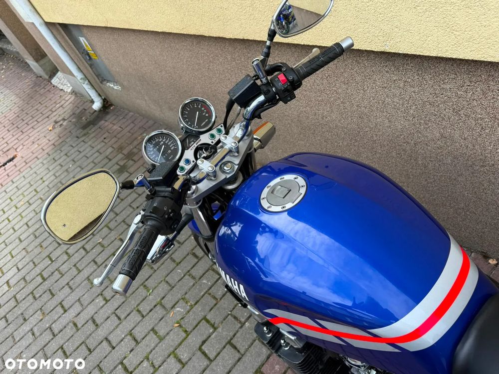 Yamaha XJR - 27