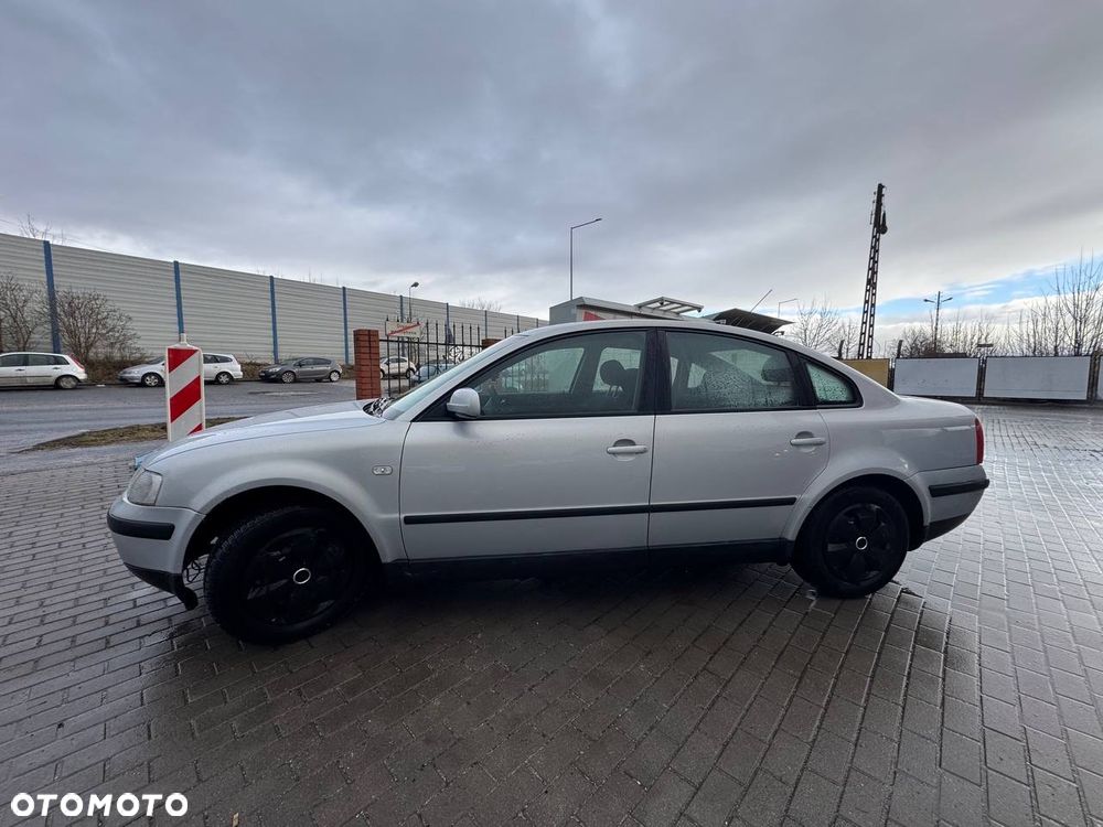 Volkswagen Passat 1.8 - 5