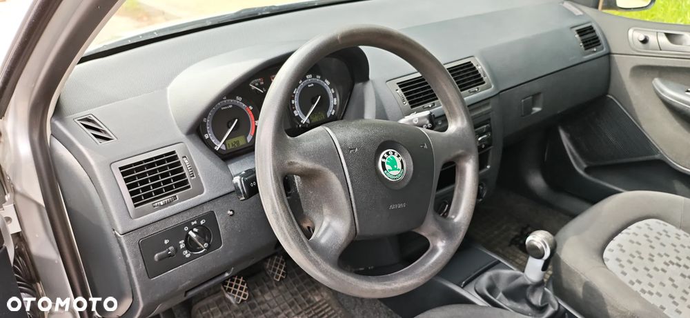 Skoda Fabia 1.4 16V Classic + - 14