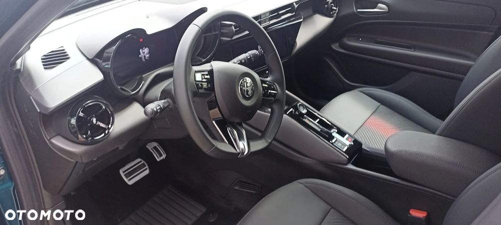 Alfa Romeo Junior 1.2 mHEV Ti eDCT - 5