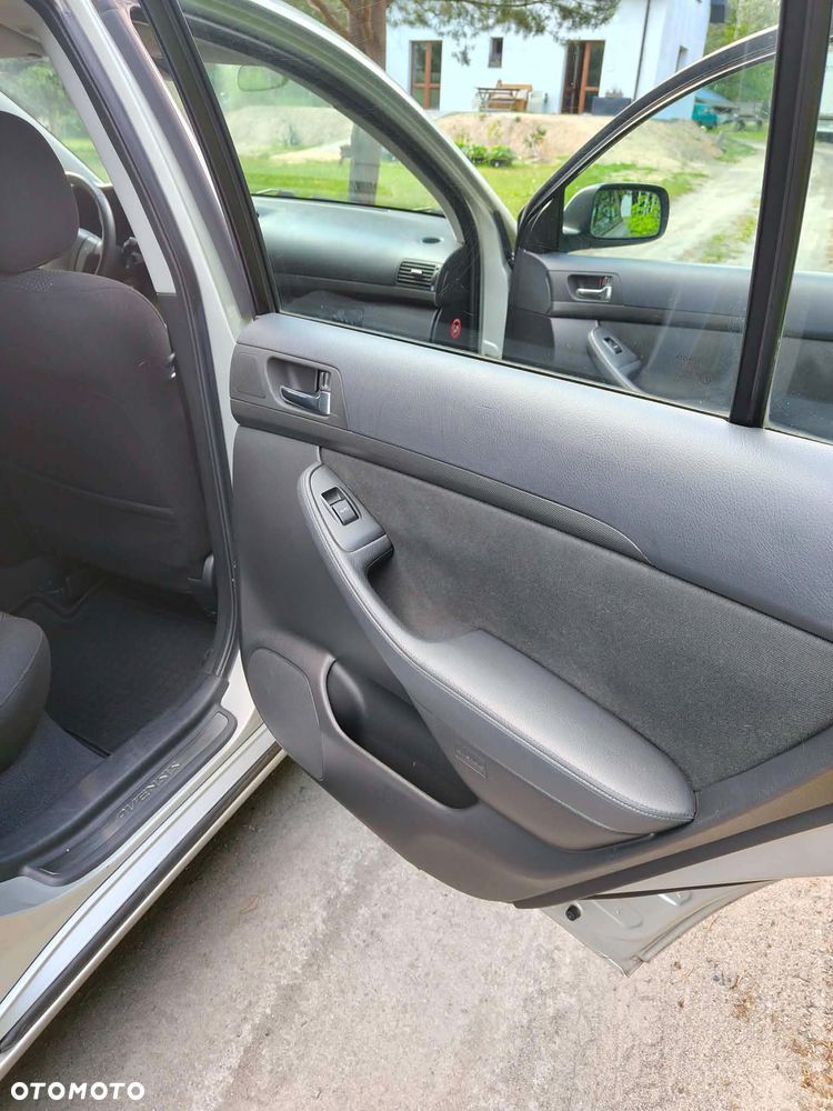 Toyota Avensis 1.8 VVT-i Combi - 21