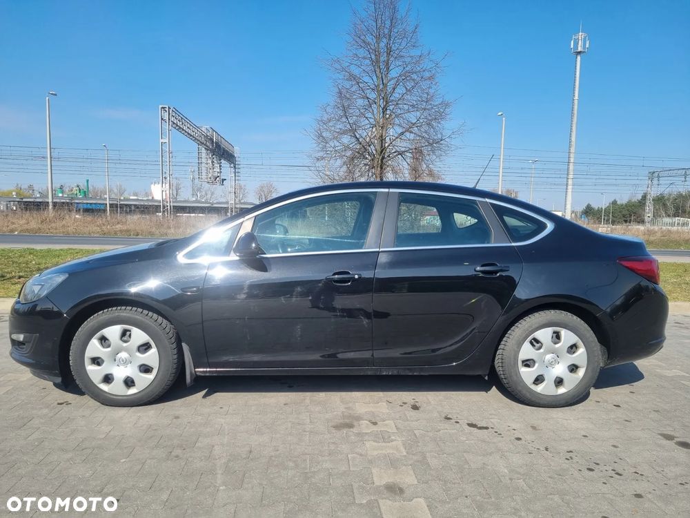 Opel Astra 1.4 T Business EU6 - 11