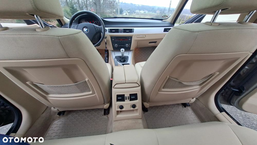 BMW Seria 3 318i Edition Exclusive - 11