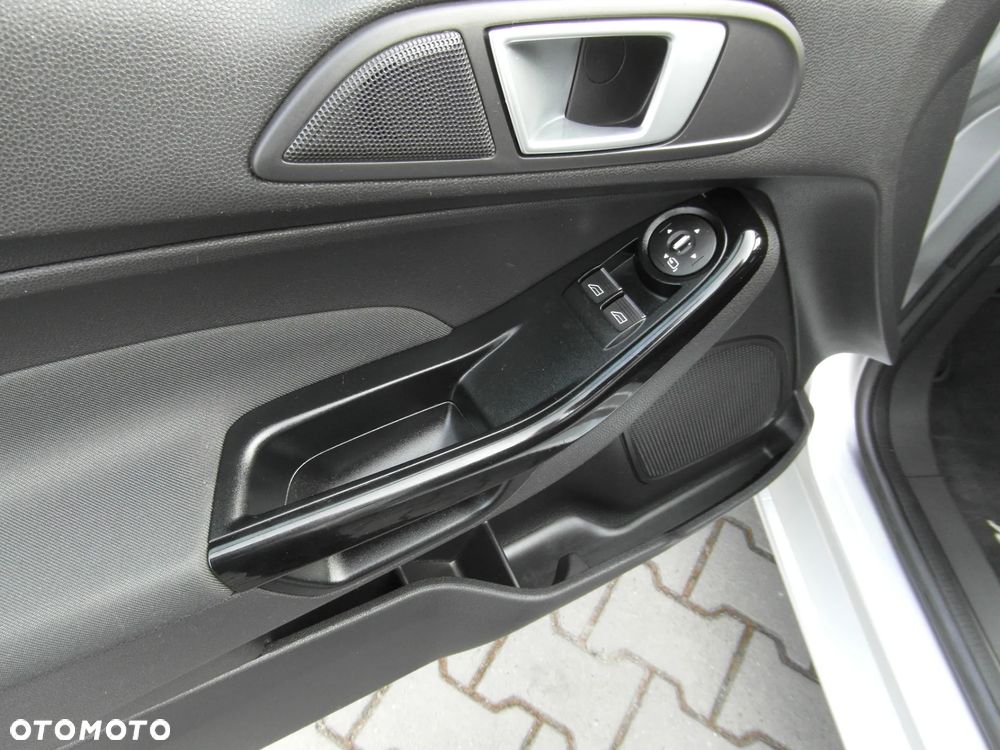 Ford Fiesta 1.6 Ti-VCT Titanium - 15