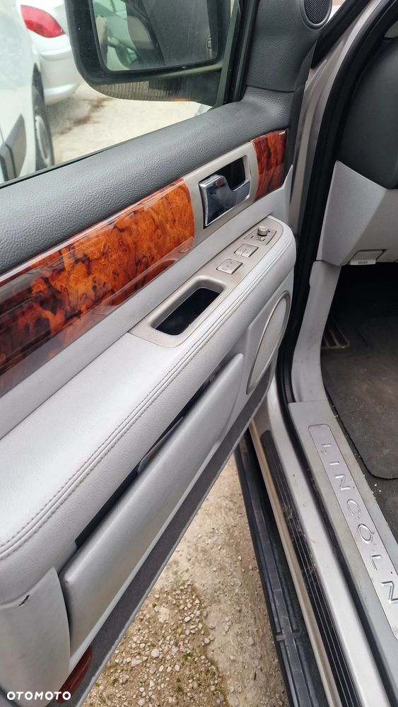 Lincoln Navigator - 22