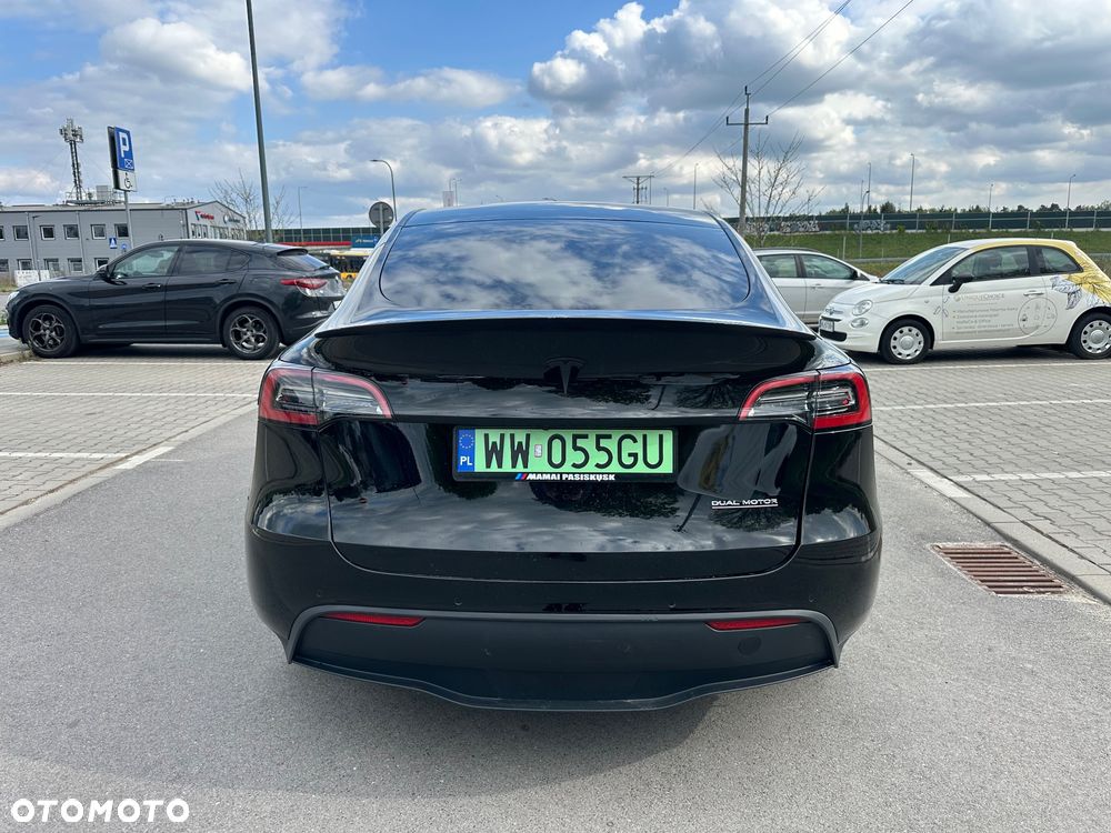 Tesla Model Y Performance AWD - 12